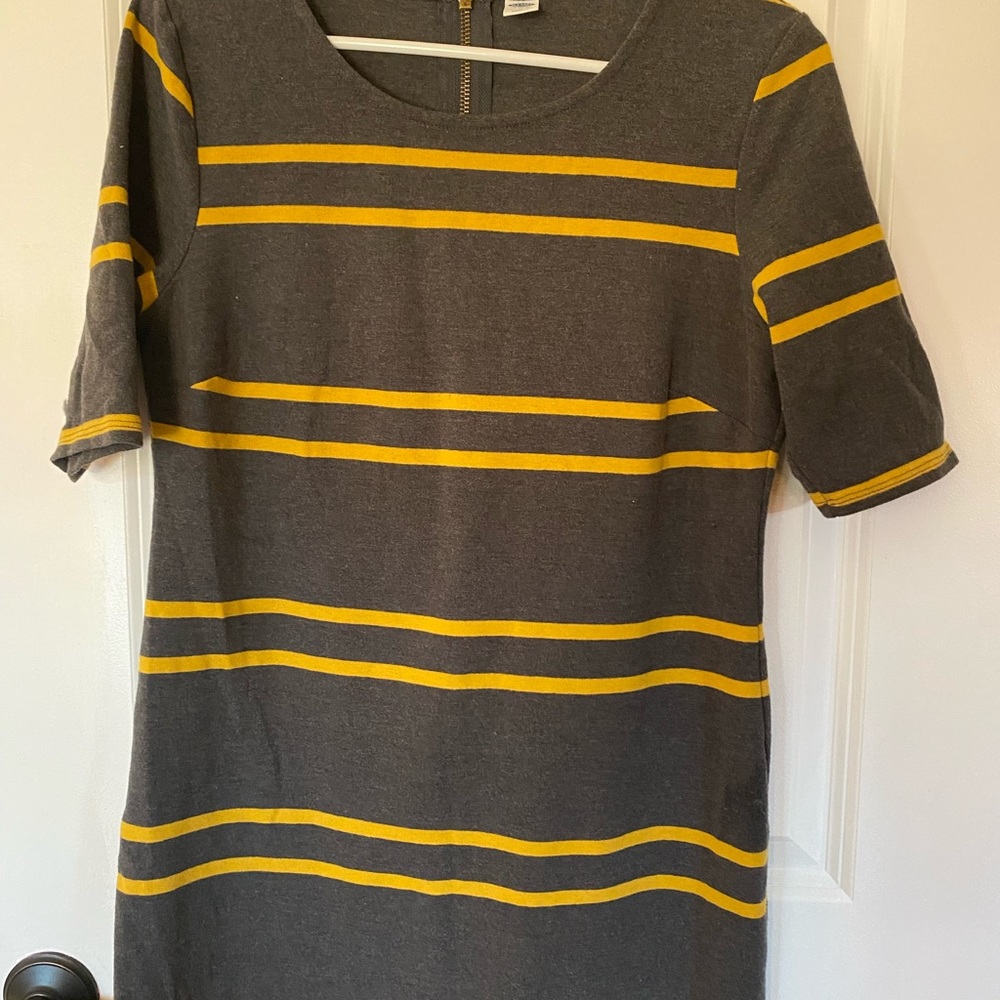 Old Navy dress. Gray and yellow. Size medium.